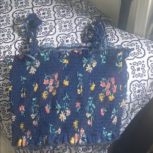 Blue crop top w/ cute flowers !